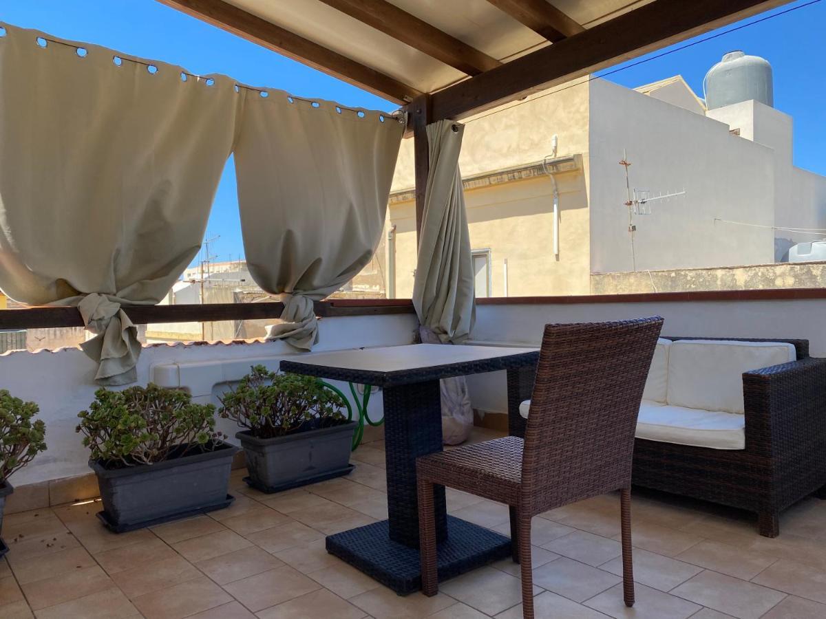 Mansarda Con Terrazzo Apartamento Trapani Exterior foto